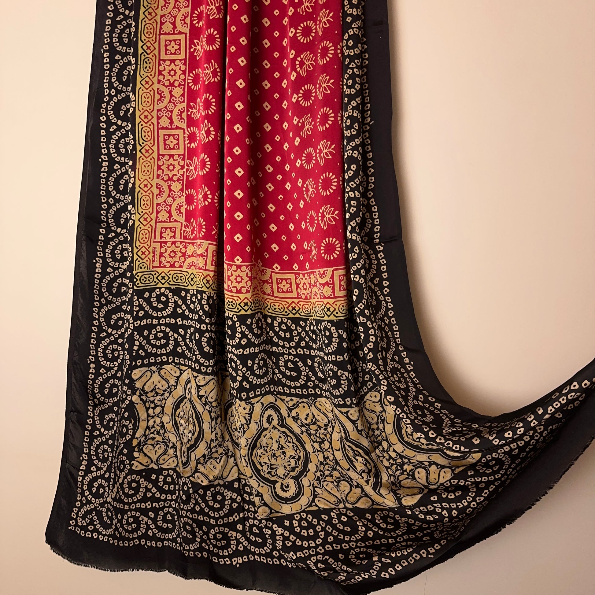 Surkh o Kaala Dupatta