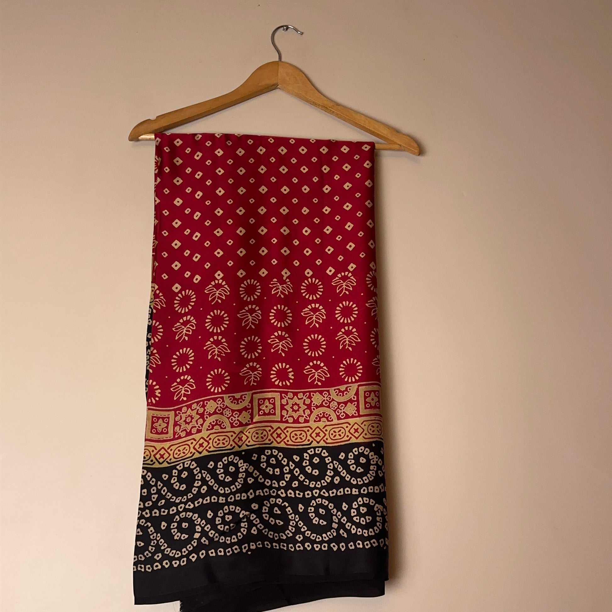 Surkh o Kaala Dupatta
